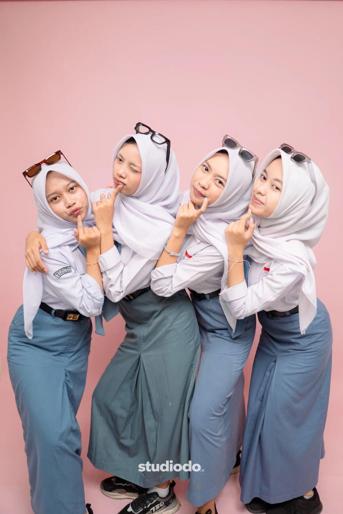 Self Photo – 3 Color Backdrop